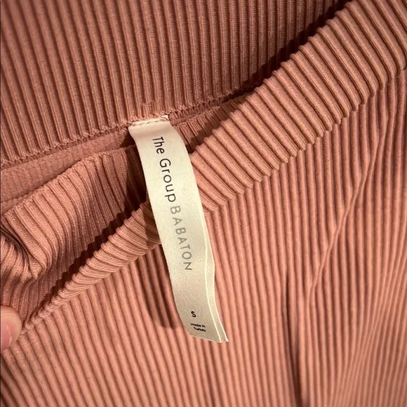 ARITZIA • The Group by BABATON Cropped Ribbed Top and Seamless Legging Set NWOT - Picture 5 of 5